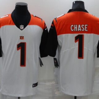 Men's Cincinnati Bengals #1 Ja'Marr Chase White Vapor Untouchable Limited Stitched Jersey